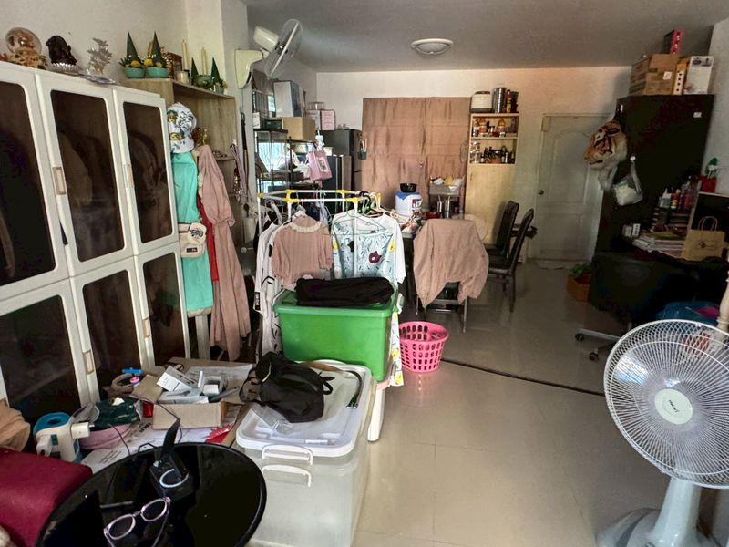 ขายทาวน์โฮม 2 ชั้น,เนื้อที่ 38.2 ตรว. หมู่บ้านนิรันดร์วิลล์ 8 ถนนเฉลิมพระเกียรติ ร.9 ซอย 28 แยก 4 แขวงหนองบอน เขตประเวศ จังหวัดกรุงเท 6