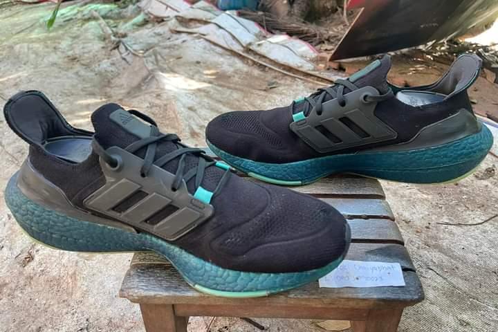 Adidas Ultraboost 22  Core Black Mint Rush 2