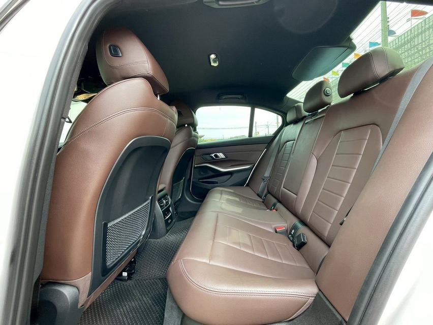 ขายBMW 320d Msoprt ปี22 16
