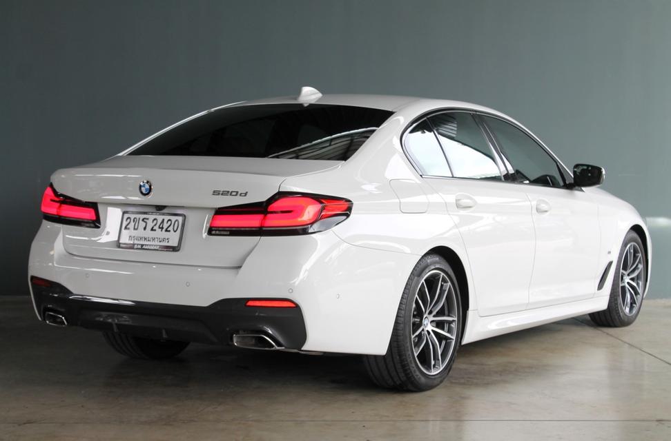 รหัสรถ BM2420 BMW 520d M-Sport LCI 2022 6