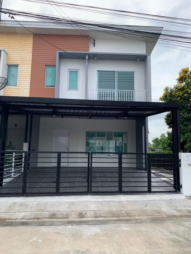 #🏡 ขายทาวน์เฮาส์ 2 ชั้น หลังมุม รีโนเวทใหม่ทั้งหลัง 📍 หมู่บ้านเดอะคอนเน็ค 22 (มีนบุรี-รามอินทรา) 2