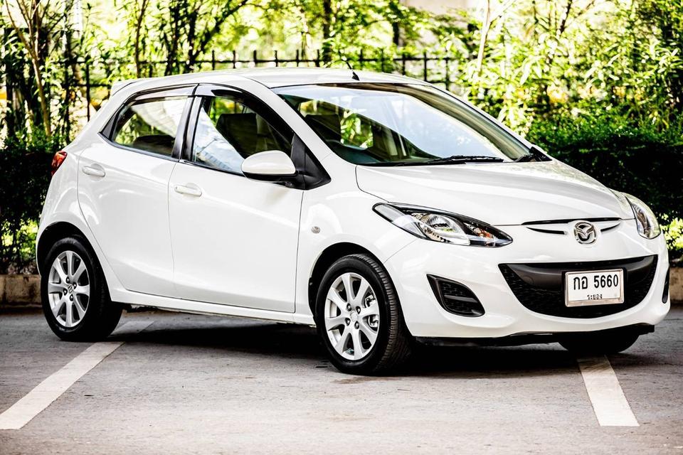 Mazda2 1.5 Groove Sport ปี 2010 สีขาว  10