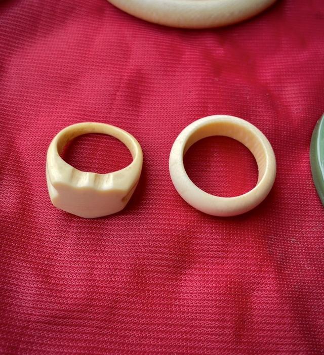 แหวนงา แหวนงาทรงกลม และรูปโล่ ผิวเรียบ วงในขนาด18มิล แหวนงาแกะ