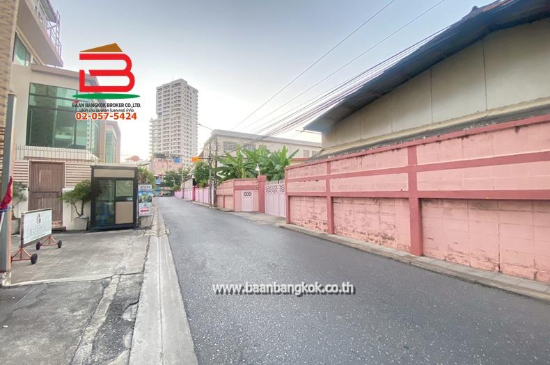 ที่ดินพร้อมบ้าน ซอยสาธุประดิษฐ์ 12 เนื้อที่ 306 ตรว. (ใกล้เซ็นทรัล พระราม 3) ถนนสาธุประดิษฐ์ แขวงทุ่งวัดดอน เขตสาทร 3