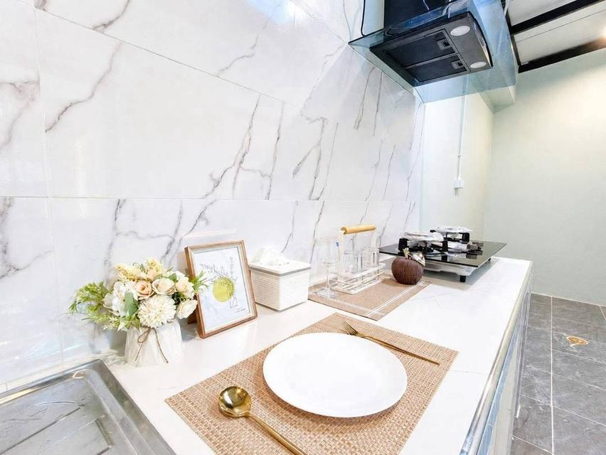 หมู่บ้านพฤกษา 33  ซอยวัดลาดปลาดุกทาวน์เฮาส์  2 ชั้น ตกแต่งใหม่พร้อมอยู่ มีรถประจำทางเข้าในหมู่บ้าน 11