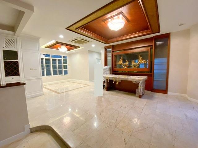 MRT วัชรพล 2.1กม. รามอินทรา 152ตร.วา 500ตร.ม. ให้เช่า คฤหาสน์หรู 2 ชั้น 2 หลังใหญ่ติดกัน 6นอน 4น้ำ บิ้วท์อินครบ ตลาดถนอม 3