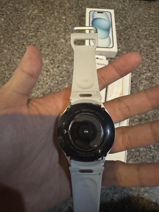 ขายSamsungWatch6สีใหม่Blue44MMมีกล่องไร้รอยตกใช้งานดีถูกๆ