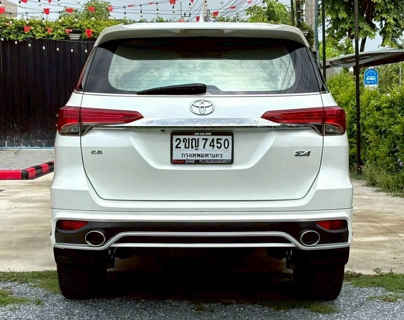 Toyota Fortuner 2.8 V 4WD ปี 2016