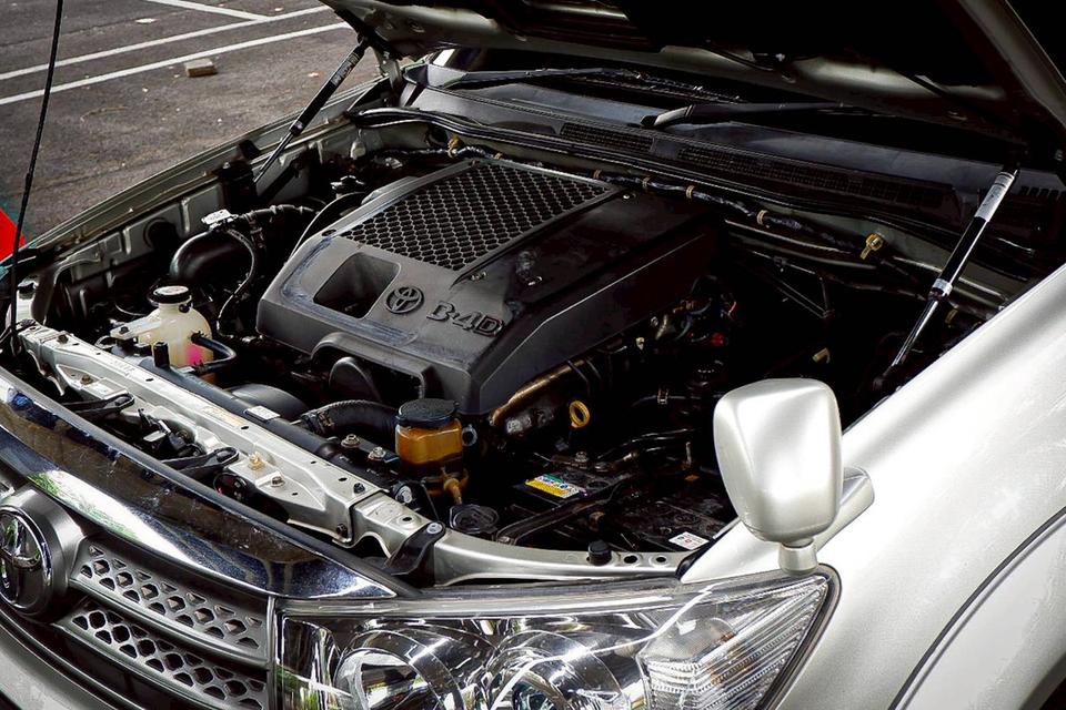 Toyota Fortuner 3.0V เกียร์ Auto 4WD สีบรอนซ์ทอง ปี 2005 16