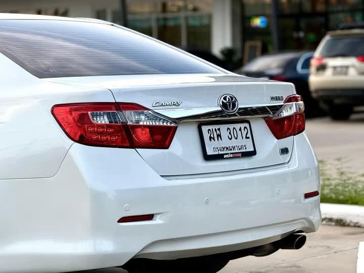 Toyota Camry ปี 2012 สีขาว 3