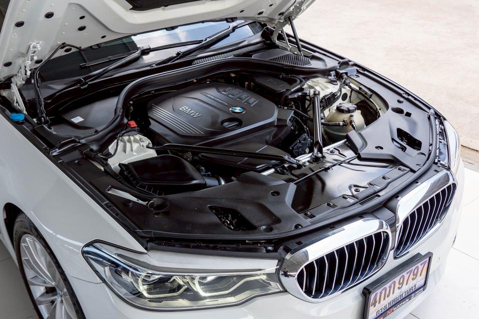 BMW 5Series G30 520d Luxury 2017 รูปที่ 16