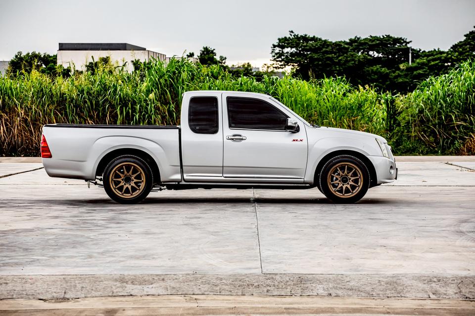 Isuzu Space Cab 2.5 X-Series สีเทา เกียร์ MT ปี 2011