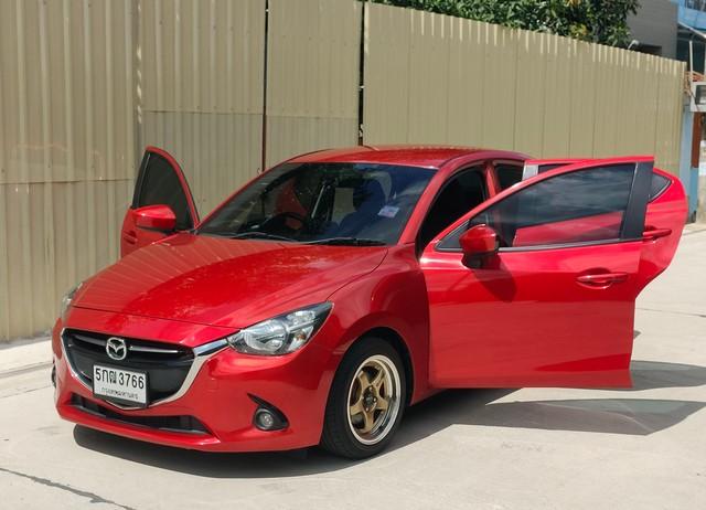 MAZDA 2 1.3 HI CONNECT  ปี 2016 AUTO รถพร้อมใช้ **ฟรีดาวน์** T.086-527-9533 2