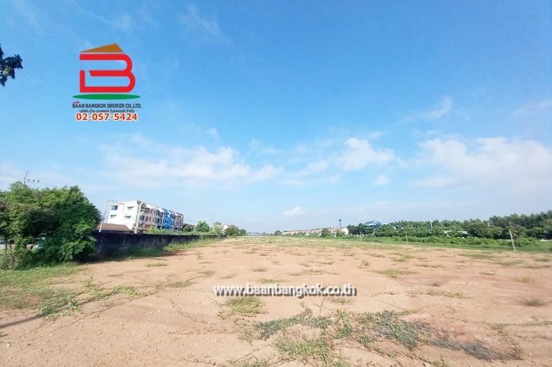 ที่ดินเปล่า ติดถนนสาย ปท.3004 (ลำลูกกา-คลอง 7) เนื้อที่ 28-2-42.9 ไร่ ใกล้สามแยกไฟแดง เส้น 3004 ตำบลบึงคำพร้อย อำเภอลำลูกกา จังหวัดปทุมธานี