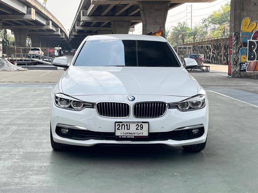 ขาย BMW 320i Luxury Lci ปี18 2