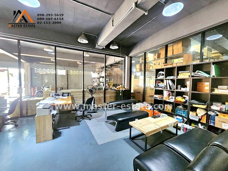 ให้เช่าอาคารสำนักงาน (ชั้นล่าง) เนื้อที่ 200 ตรม. ซ.รามอินทรา 65 สวย-สะอาด พร้อมที่จอดรถรอบอาคาร DESIGN MODERN กั้นห้องกระจก 1 ห้อง 10
