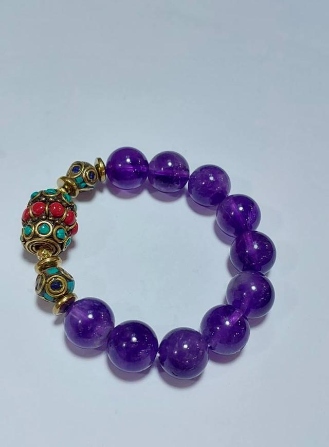 ข้อมือหิน Amethysts 14mm ลูกปัดเนปาล ยาว 18 cm.