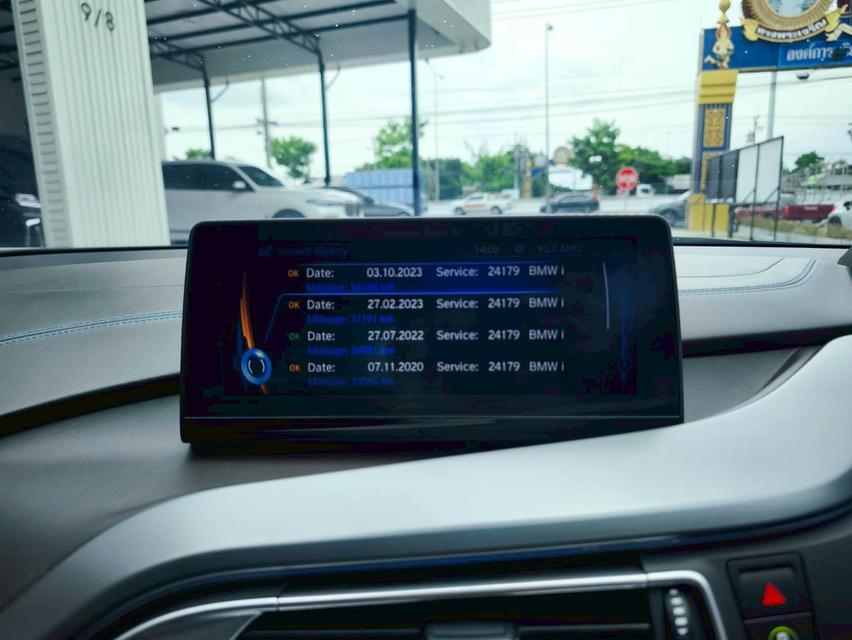 รหัสรถ KPV53 2018 BMW i8 1.5 HYBRID Pure Impulse สีดำ WRAP สีน้ำตาล 13
