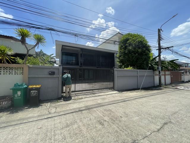 บ้านว่าง ให้เช่า หมู่บ้าน ต.รวมโชค โชคชัย 4 ซอย 56 ลาดพร้าว ลาดพร้าววังหิน ใกล้MRTโชคชัย 4 เลียบด่วน รับออฟฟิศนามบุคคลเท่านั้น แต่งแบบโมเดิร์น โปร่ง ใ รูปย่อยที่ 1