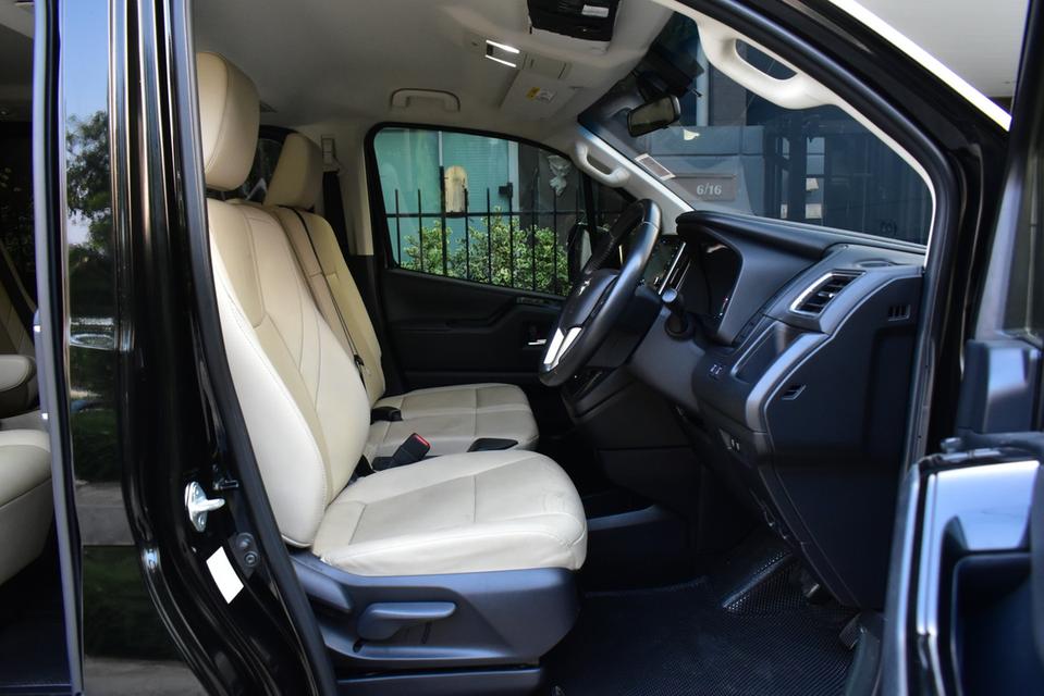 TOYOTA MAJESTY 2.8 Standard 6AT  ปี2020 สีดำ ออโต้ ดีเซล ไมล์ 7x,xxx km 16
