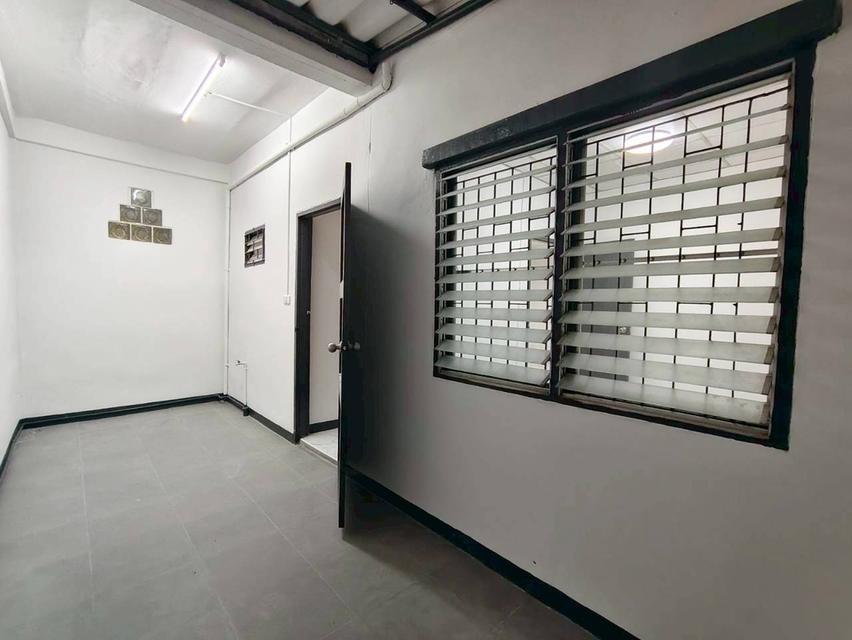 หมู่บ้านกรีนการ์เด้นโฮม คลอง 11 ถนนรังสิต – นครนายก ต.บึงน้ำรักษ์ อ.ธัญบุรี จ.ปทุมธานี 12