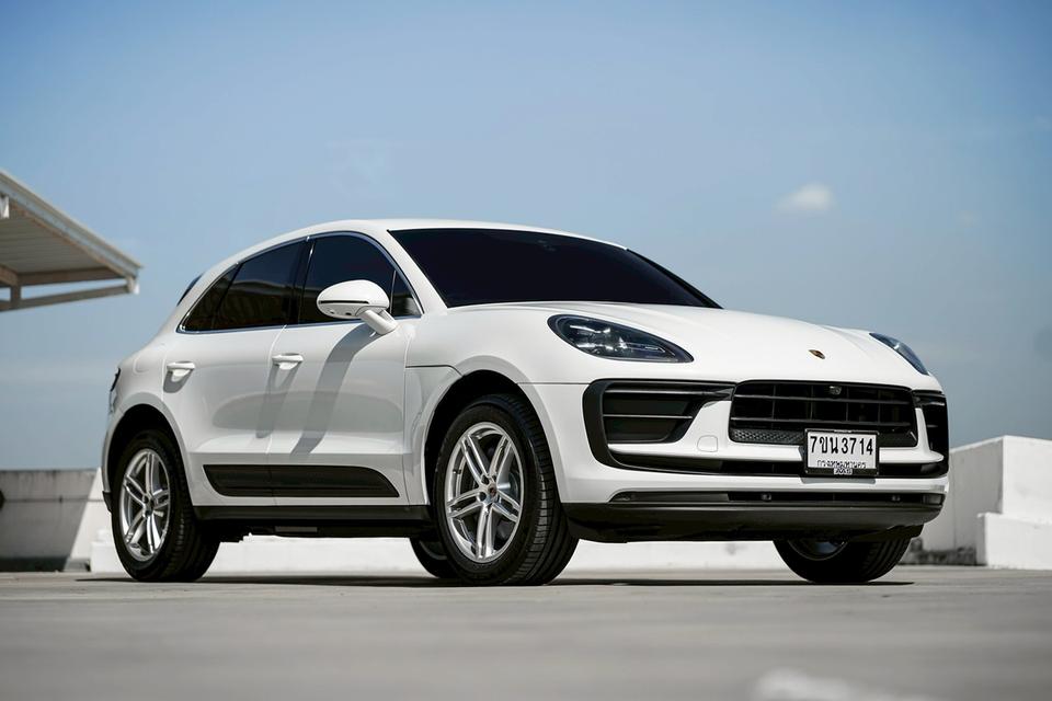 Porsche Macan 2.0 ปี 2023 สีขาว จากศูนย์ AAS ประวัติชัดเจน รถบ้านมือเดียวป้ายแดง รูปย่อยที่ 2
