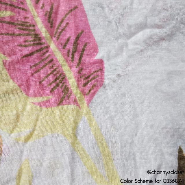 USED Uniqlo - White Leaves Crop T-Shirt | เสื้อครอปสีขาว สีชมพู เสื้อยืด ลายดอก โอเวอร์ไซส์ แขนสั้น คอกลม แท้ มือสอง 6