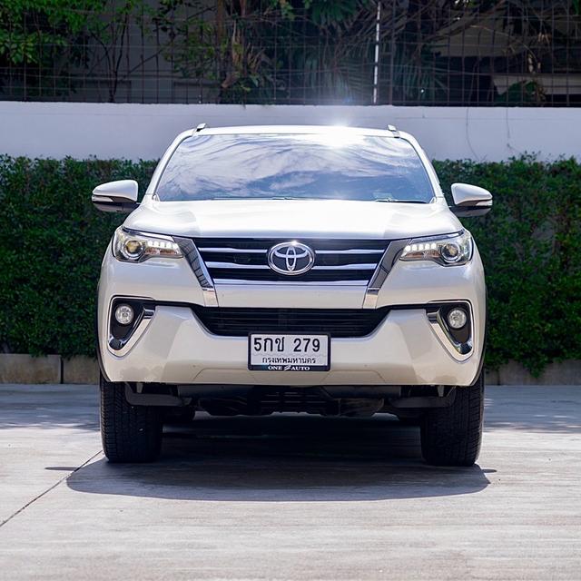 TOYOTA FORTUNER 2.8 V 2WD ปี 2016Fortuner โฉมใหม่ ตัว V ท็อปสุดขับ 2 มือเดียว สีขาวมุกแท้ สภาพสวยพร้อมใช้ รูปที่ 3