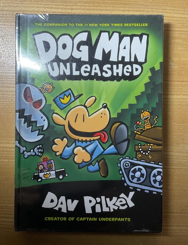 หนังสือการ์ตูนภาษาอังกฤษเด็ก dog man ปกแข็งมือสองสภาพใหม่ รูปที่ 1