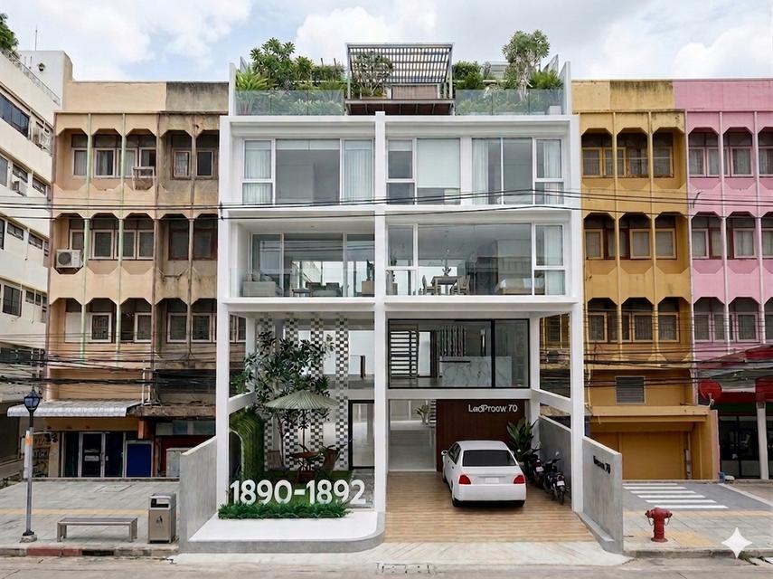 อาคารพาณิชย์ 2 คูหา 4 ชั้น ริมถนนลาดพร้าว ใกล้ MRT สายสีเหลือง 1