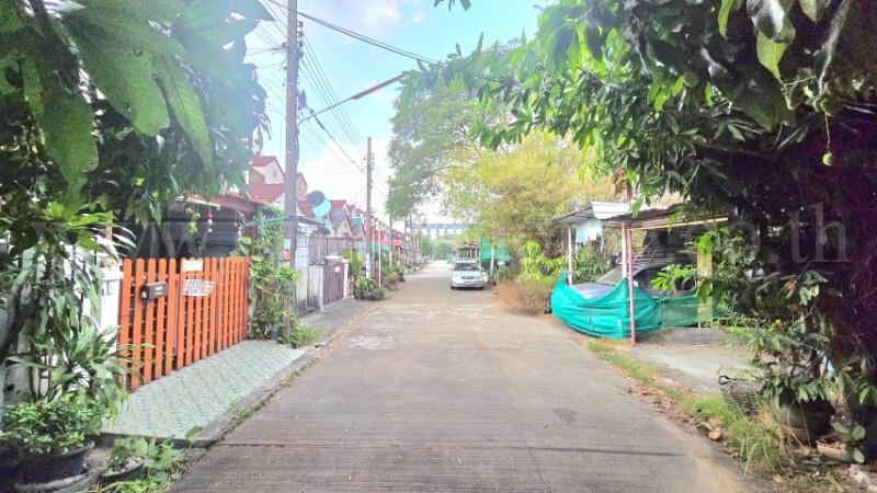 ทาวน์เฮ้าส์ ชื่นกมลนิเวศน์ 7 - พระยาสุเรนทร์ 35 หลังริม ราคาถูก 13