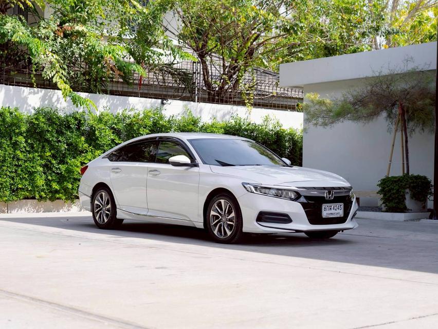Honda Accord 1.5EL Turbo  ปี 2019 สวยสภาพป้ายแดง การันตีรถสวยทุกจุด