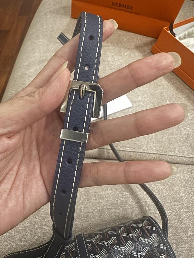 goyard belvedere pm navy รูปที่ 9