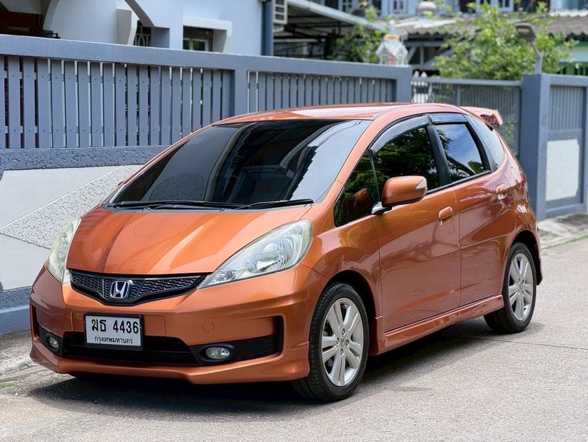 HONDA JAZZ 1.5SV TOP MC แล้ว HATCH BACK 5 ประตู ปี 2012 รถบ้านมือเดียว สภาพดี