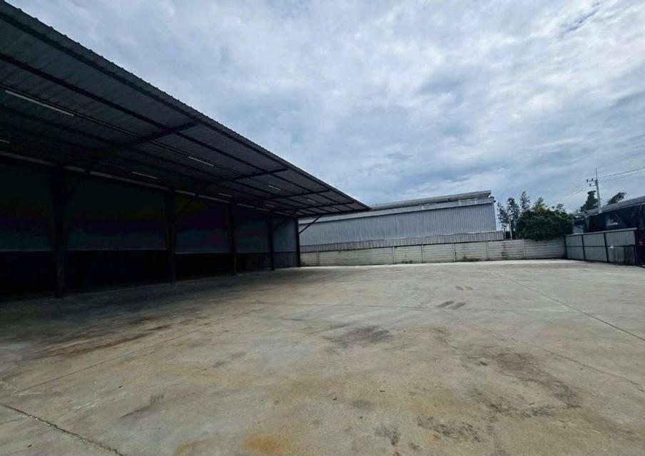 ให้เช่าโกดัง พร้อมออฟฟิศ สำนักงาน 4 ห้อง ขนาดพื้นที่ 550 ตร.ม. ศาลายา | ใกล้ขนส่ง มีห้องพักพนักงาน 2