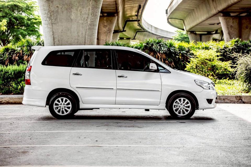 Toyota INNOVA 2.0V AT ปี 2012 สีขาว รุ่นท๊อปสุด