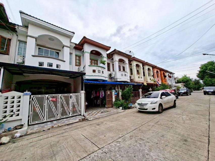 ขายบ้านทาวน์เฮ้าส์ 2 ชั้น หมู่บ้านศิริวรรณ-ชวนชม ถนนบางกรวย-ไทรน้อย 3
