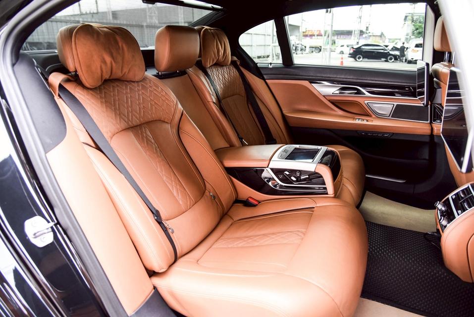รหัสรถ CBL1406 BMW 730Ld 3.0 M Sport G12 AT 2019 12