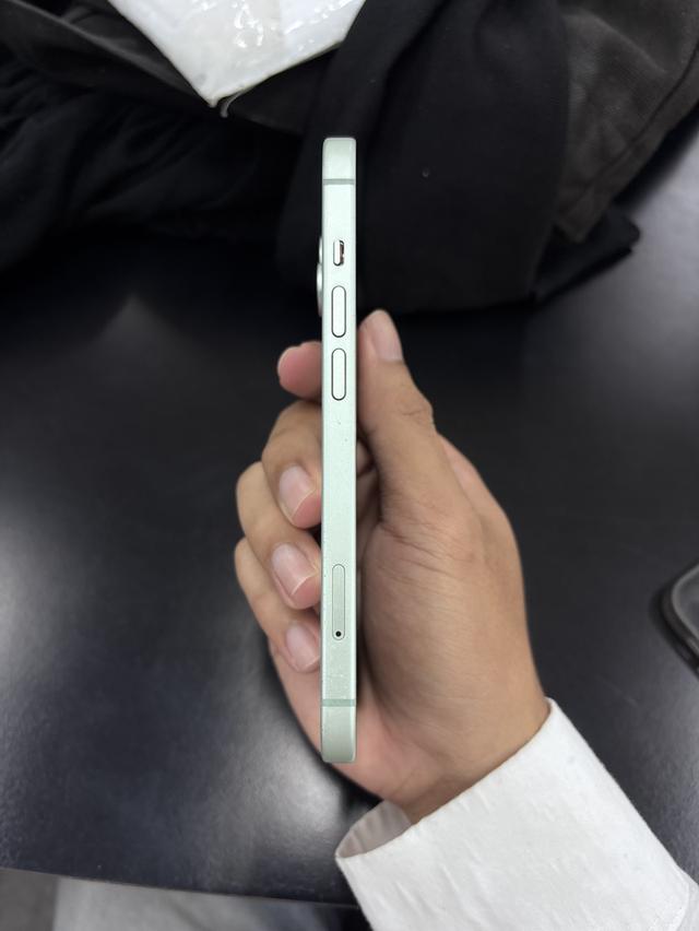 iPhone 15 128 gb เครื่องใช้เองครับ สภาพตามการใช้งาน แบต 84% ใช้งานปกติครับ ไม่เคยซ่อม ไม่เคยเข้าศูนย์ กล่อง อุปกรณ์ครบ ไม่ติด iCloud  8