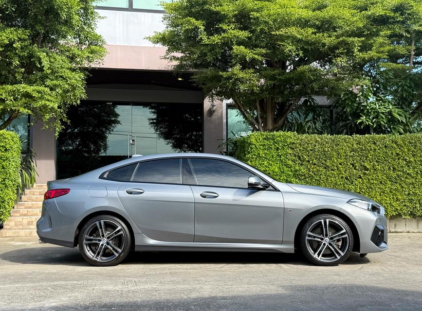 2022 BMW 220I MSPORT รถมือเดียวออกป้ายแดง รถวิ่งน้อยเพียง 50,000 กม ไม่เคยมีอุบัติเหตุ รถเข้าศูนย์ทุกระยะครับ