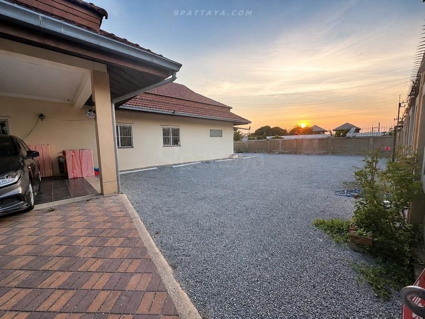 For Sale — Detached House with Private Pool near Pattaya Crocodile Farm• Single-storey detached house• Land size: 400 sq.wah / 1 rai• 3 bedrooms 6