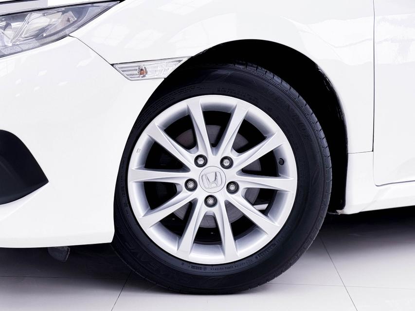 HONDA CIVIC 1.8 E FCเกียร์ AT ปี 2016 สีขาวเลข​ไมล์ 372,077 กมราคา 319,000 บาทโทร 0929699899 6B240 รูปที่ 7