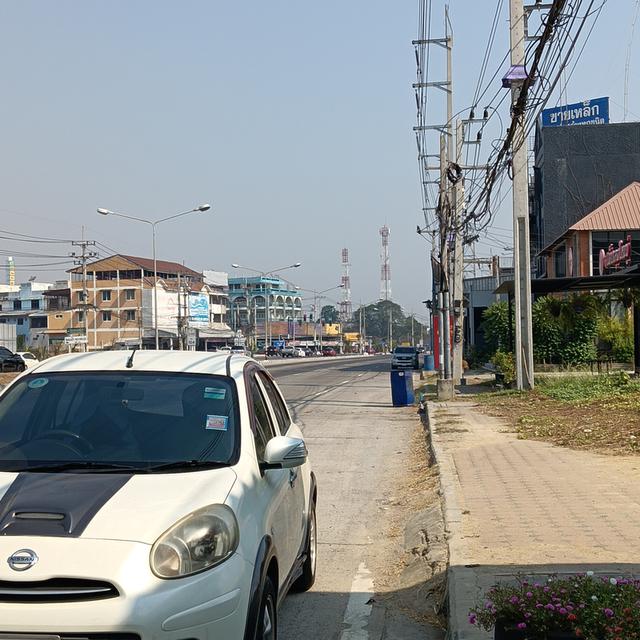 ที่ดินพร้อมตึกติดสี่แยกไฟแดง ติดถนน340 ด้านหน้าด้านหลังติดถนน 3