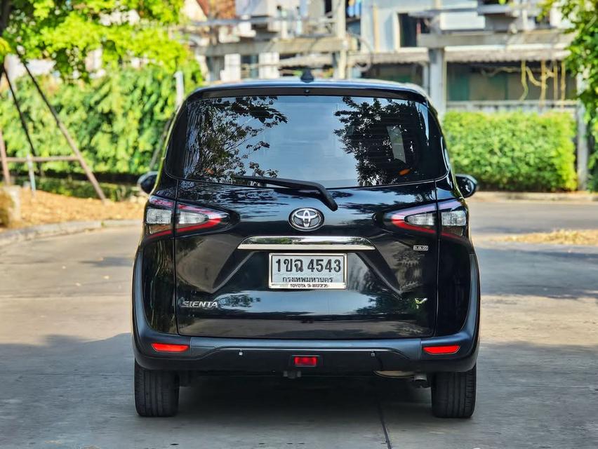 Toyota sienta 1.5 V ตัวท็อป 5