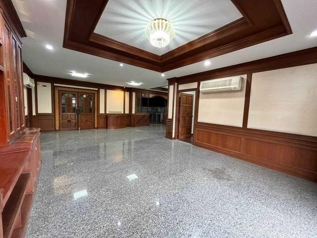 ให้เช่าอาคารสำนักงาน Stand alone 4 ชั้น ขนาด 1100 ตรม. ซอยรัชดาภิเษก 3 ใกล้ MRT พระราม 9 6