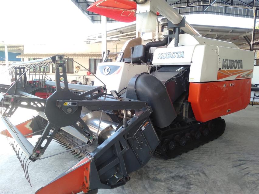 ขายรถเกี่ยวข้าวมือ 2 Kubota DC70g 4