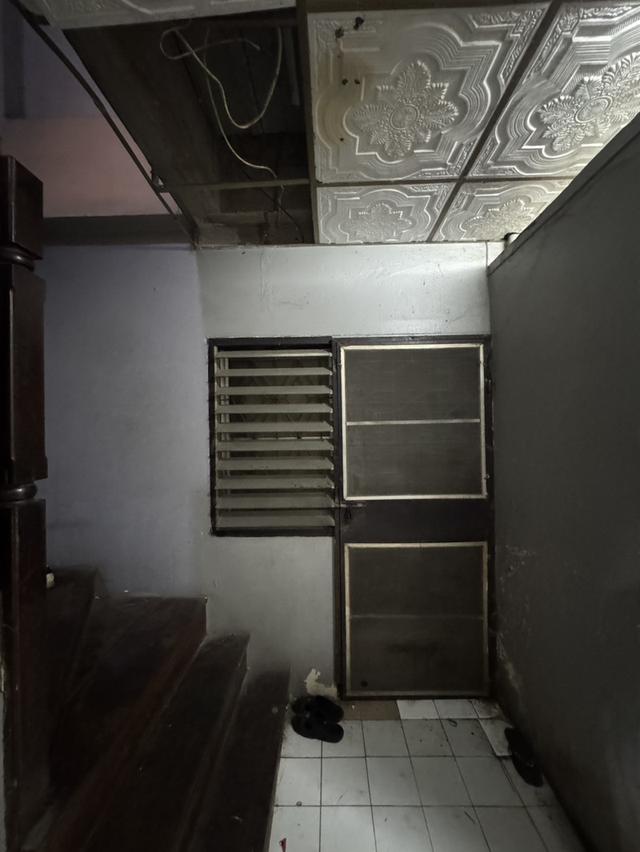 ทาวน์เฮ้าส์ 2 ชั้น ทำเลทอง ใจกลางตลาดสี่มุมเมือง เหมาะสำหรับนักลงทุน ปล่อยเช่าต่อได้ทันที มีรายได้สม่ำเสมอ 14