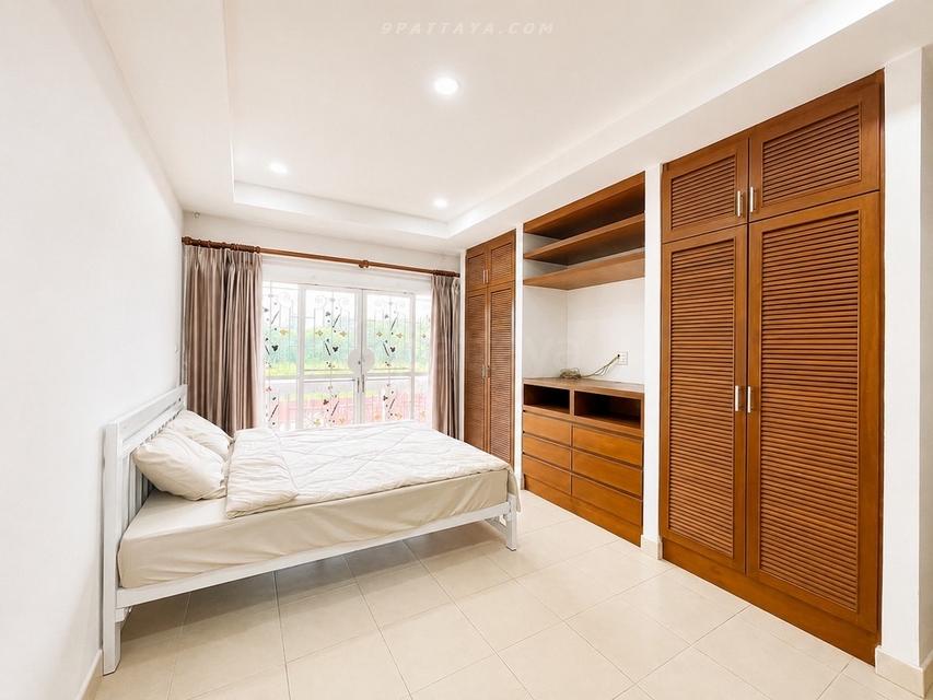 For Sale / For Rent — Pool House at View Point Village, PattayaSingle detached house for sale and rent at View Point Village, Pattaya. Spacious 10