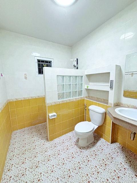 เพอร์เฟค ตลาดบางแก้ว 900 ม. เมกาบางนา 3 กม. บ้านเดี่ยว 2 ชั้นให้เช่า 3นอน 2 น้ำ 36ตร.ว. 150ตร.ม. 2คันBTS ศรีนครินทร์ 7