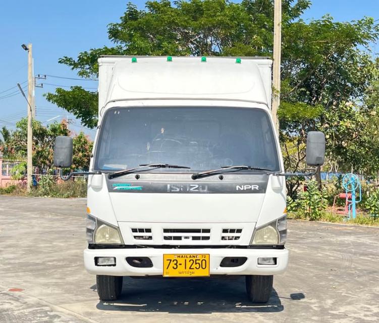 2017 6 ล้อตู้เเห้ง 10 บาน ISUZU NPR 130 2